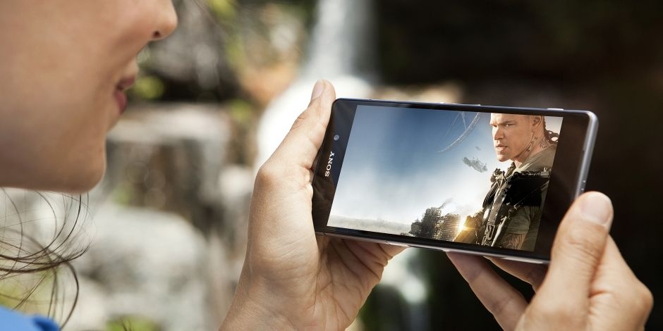 The Xperia offers a high-resolution display that’s bursting with colour.