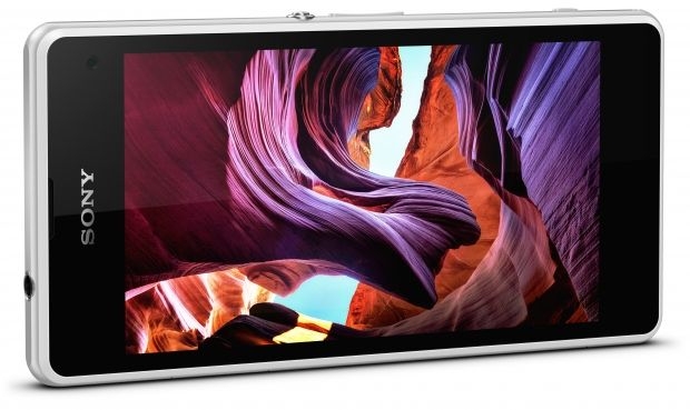 This camera phone from Sony offers a brilliant viewing experience.