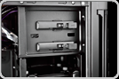 
2 tool-less 5.25" drive bays