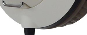 f38 Lifestyle Headphones Cord Connection