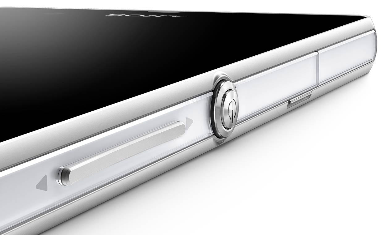The Opticontrast panel on Sony Xperia Z makes images clearer when on and the screen blacker when off.