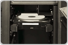 6 x 3.5 tool-less drive bays
(rail-mount design)