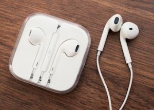Apple Earpods With Remote And Mic Jewel Case Ap Md7lla Techbuy Australia